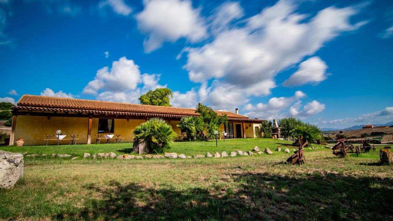 Agriturismo Carrucana Martis Екстериор снимка